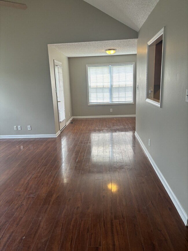 Building Photo - 409 Athena Dr