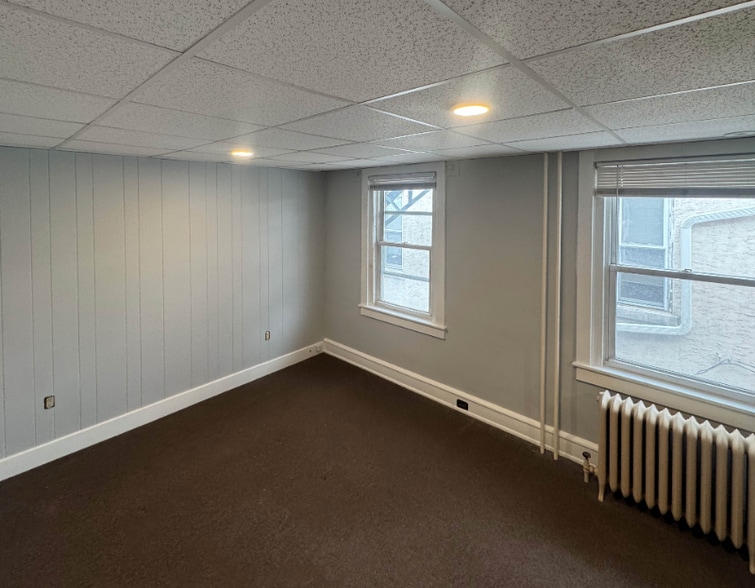 Building Photo - 34 E Lancaster Ave