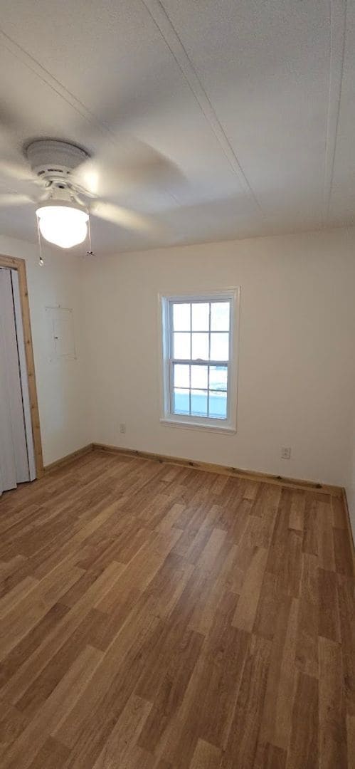 Building Photo - 2 bed 2 baths with large screened patio