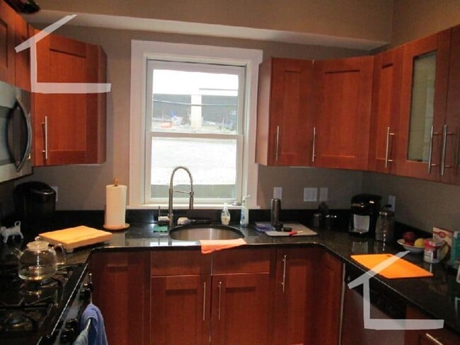 Building Photo - HUge 4 bed in Brookline