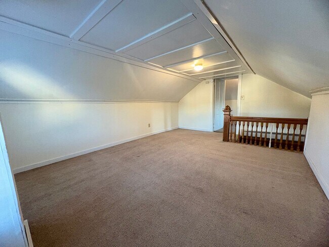 Building Photo - 519-5195 S Market St