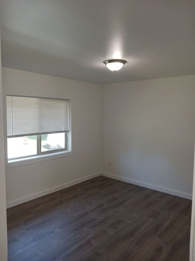 Building Photo - Ferndale - 3 bedroom, 3 bath Townhome