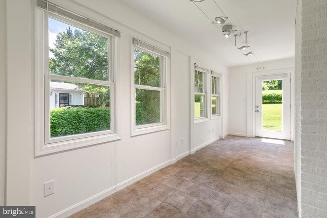 Building Photo - 6315 Old Dominion Dr