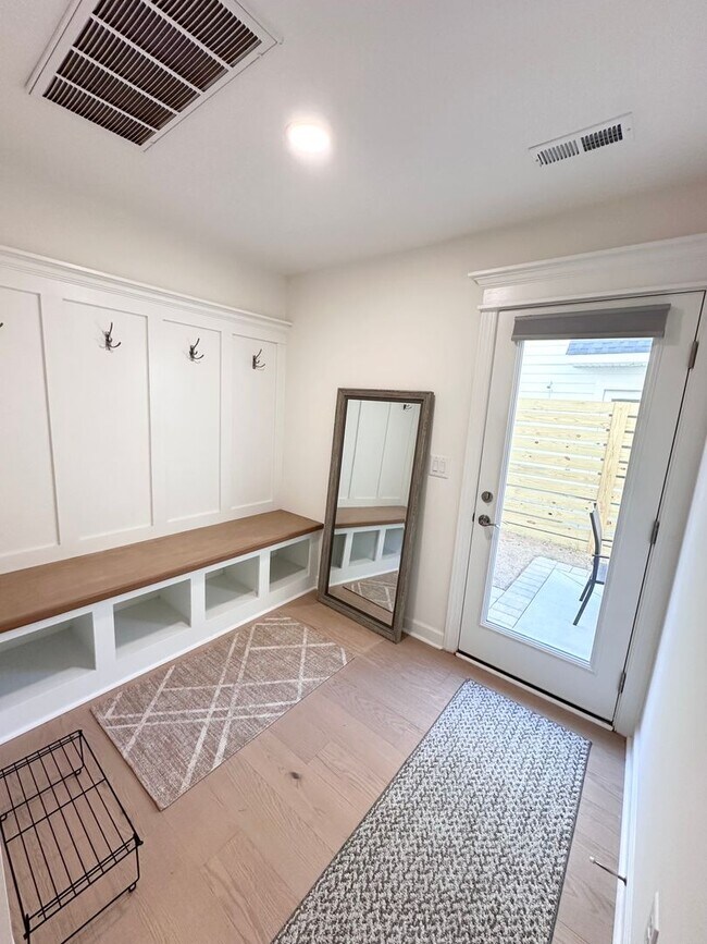 Building Photo - 2024 Built | Fully Furnished Modern Oceanf...