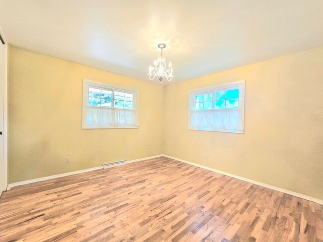 Building Photo - Charming 4-Bedroom Split-Level Home with S...