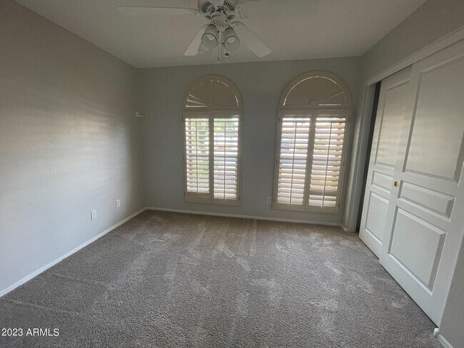 Building Photo - 6427 W Villa Linda Dr