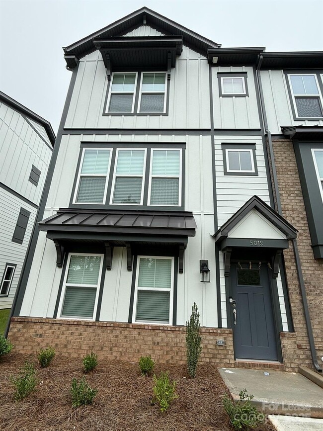 Building Photo - 5019 Westmead Ln