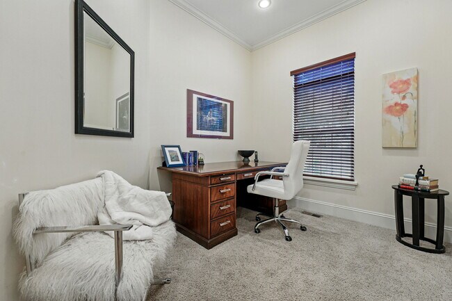 Building Photo - 8201 E 6th Ave