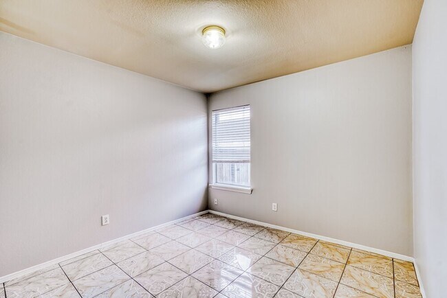 Building Photo - 21030 Stoney Haven Dr