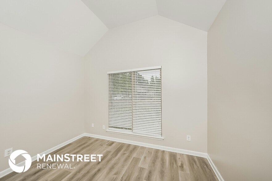 Building Photo - 485 Fox Run Cir