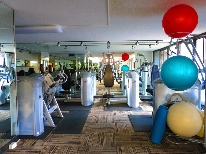 Building Photo - 1020 15th St