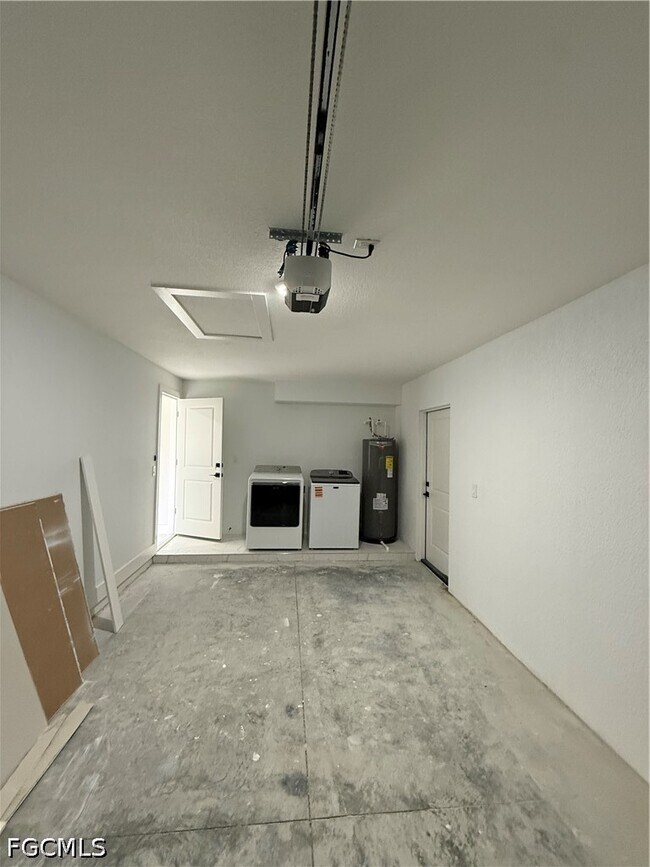 Building Photo - 362 Petite Ave