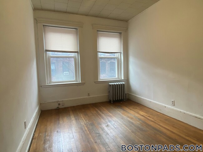 Building Photo - 24 Westland Ave