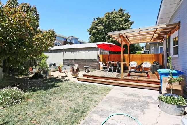 Building Photo - OPEN HOUSE: Sunday (6/1) from 3:00pm to 4:...