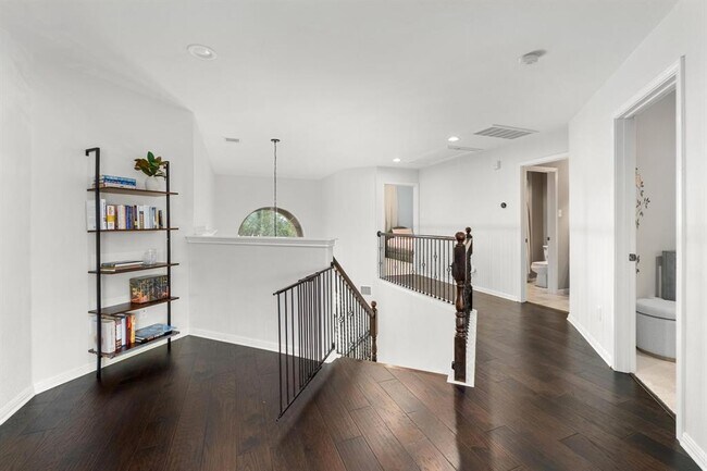 Building Photo - 5701 Sunset Ridge