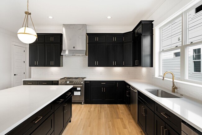 Building Photo - Beautiful home in The Nations!  4 bedrooms...