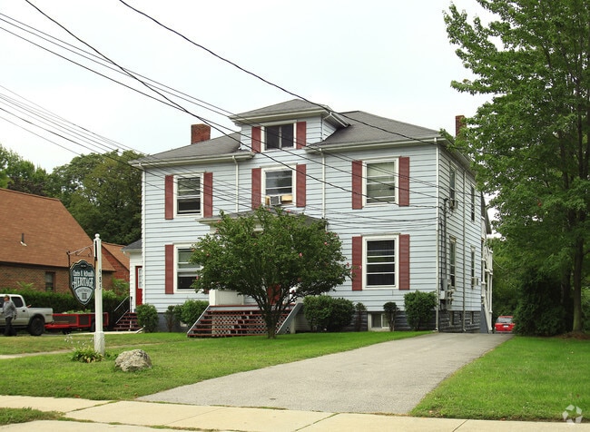 Building Photo - Heritage Apartments III