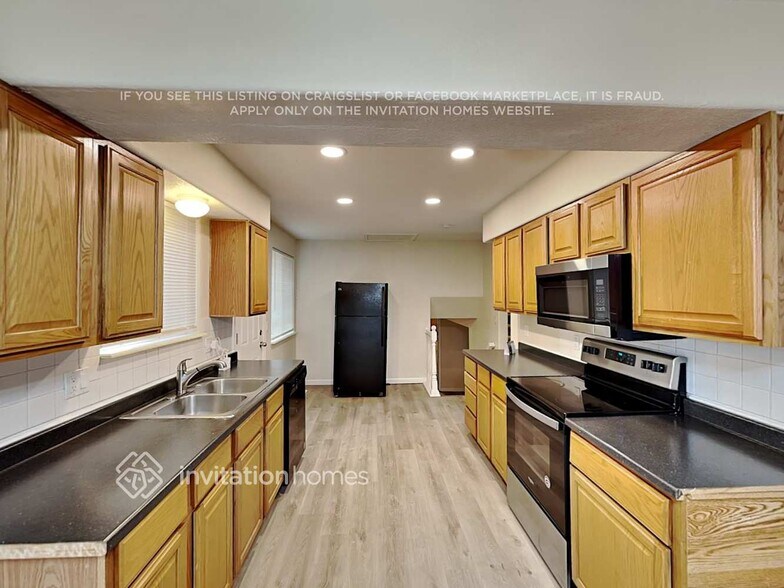 Building Photo - 8963 W Arbor Ave