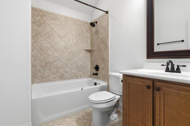 Building Photo - 2324 Lynbridge Cir