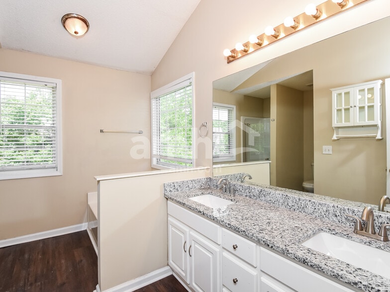 Building Photo - 3362 Hannah Ct