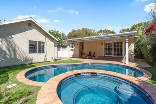 Building Photo - 14024 Peach Grove St