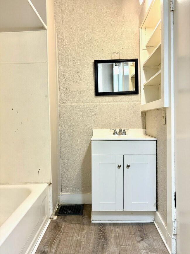 Building Photo - Updated home in West Louisville now availa...