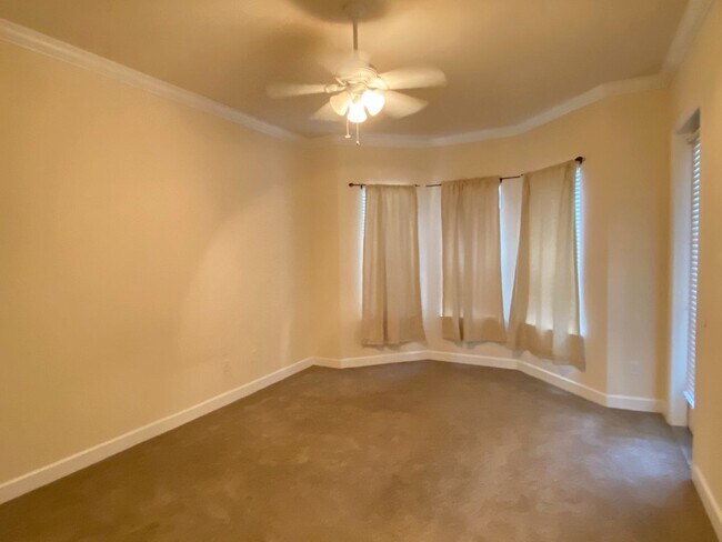 Building Photo - Spacious 3/3.5 Condo with Garage in Fleming Island
