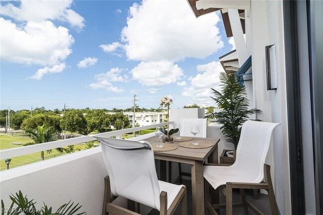 Building Photo - 101 8th St S