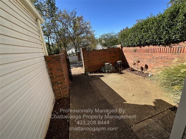 Building Photo - 7420 Hamilton Run Dr