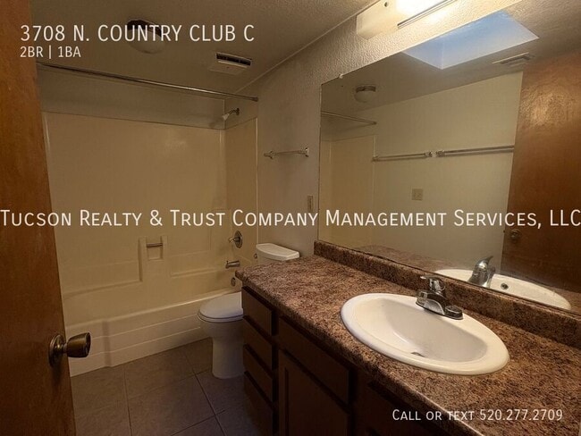 Building Photo - 3708 N Country Club Rd