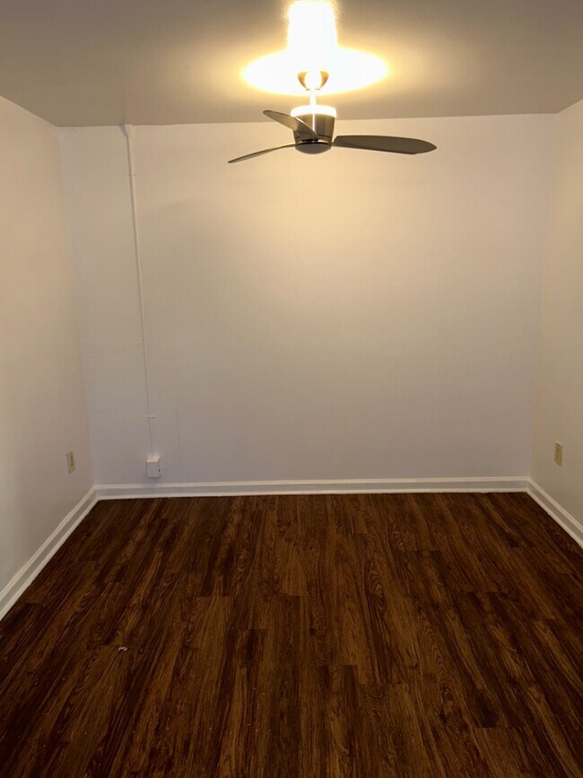 Building Photo - 2613 Chesterfield Ct