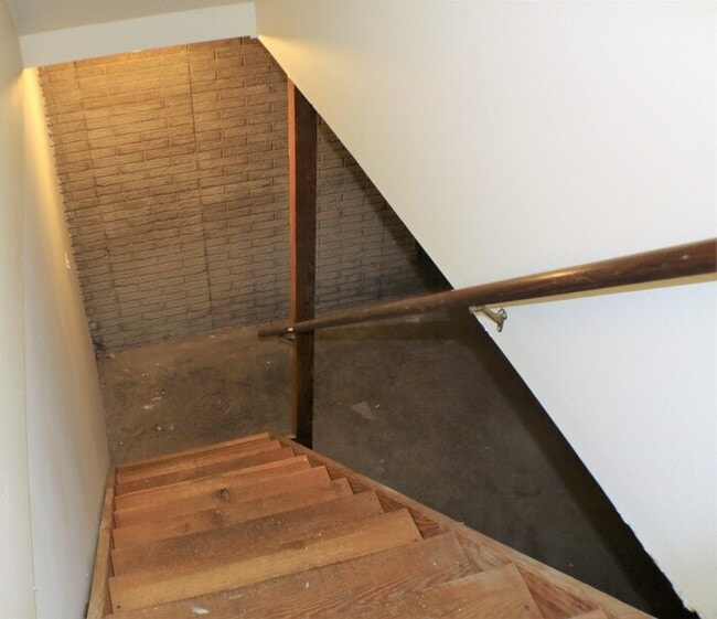 Building Photo - $1,600 | 2 Bedroom, 1 Bathroom Duplex | Pet Friendly* | Available for August 1st, 2026 Move In!