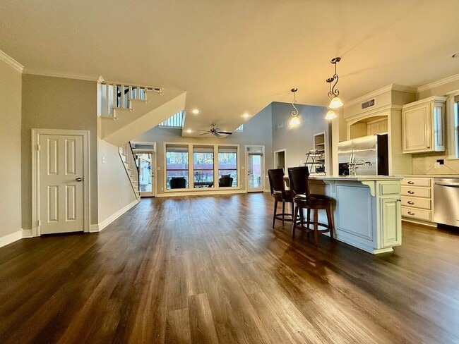 Building Photo - 3815 Holly Ridge Dr