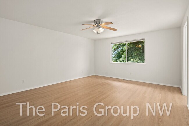 Building Photo - Renton Highlands 3br/2ba * Stunning Refresh & Upgrades * Walkable