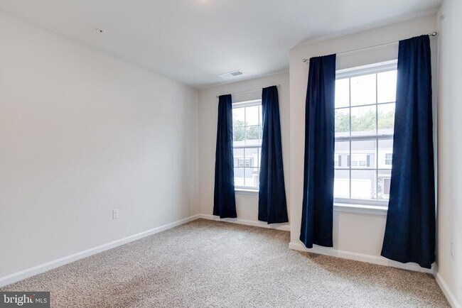 Building Photo - 148 Correri St