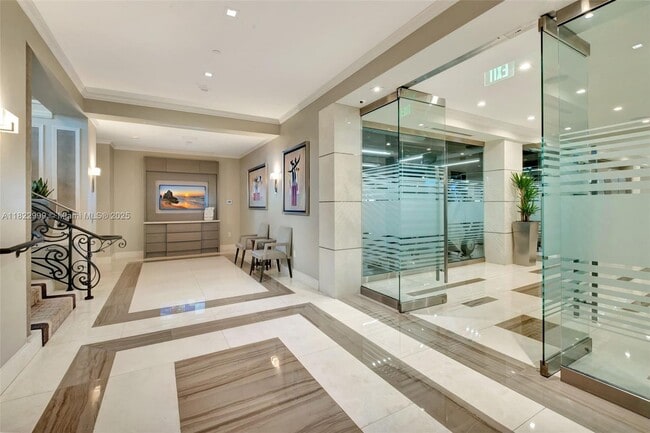Building Photo - 20155 NE 38th Ct