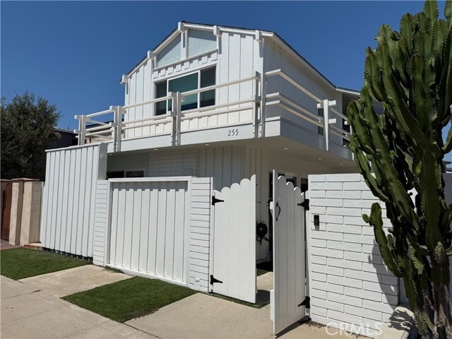 Primary Photo - 255 Colton St