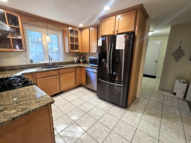 Building Photo - 9 Hibiscus Way