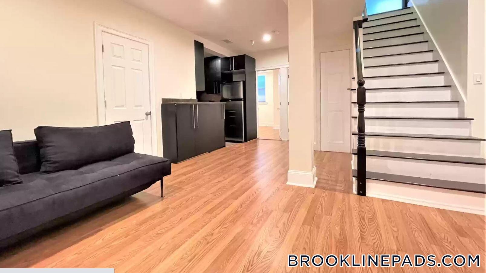 Building Photo - 1203 Beacon St