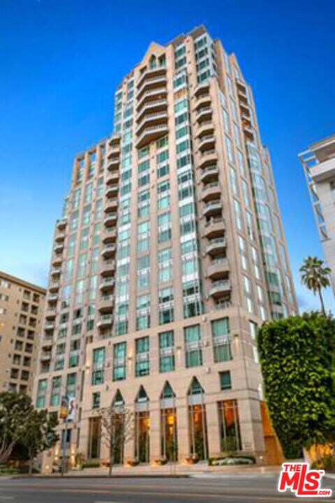 Building Photo - 10727 Wilshire Blvd