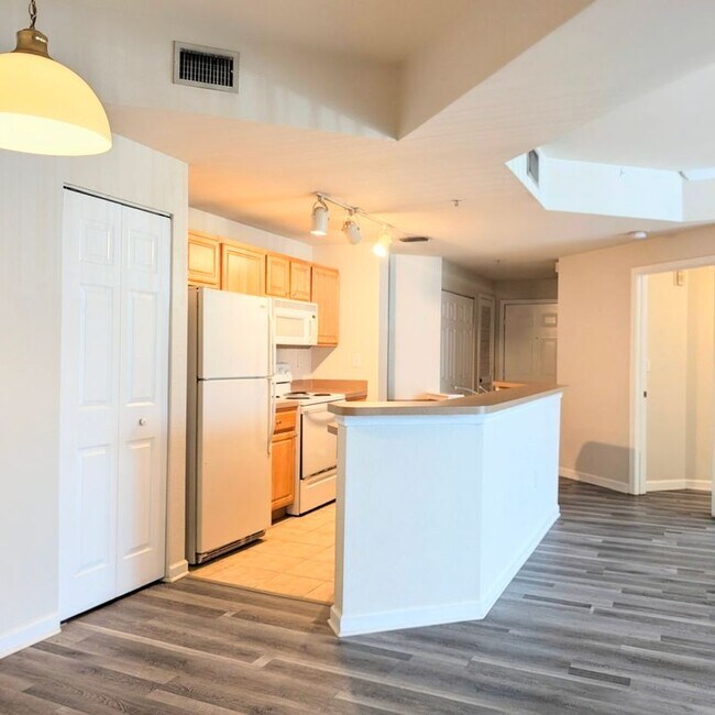 Building Photo - 415 S Villa San Marco Dr