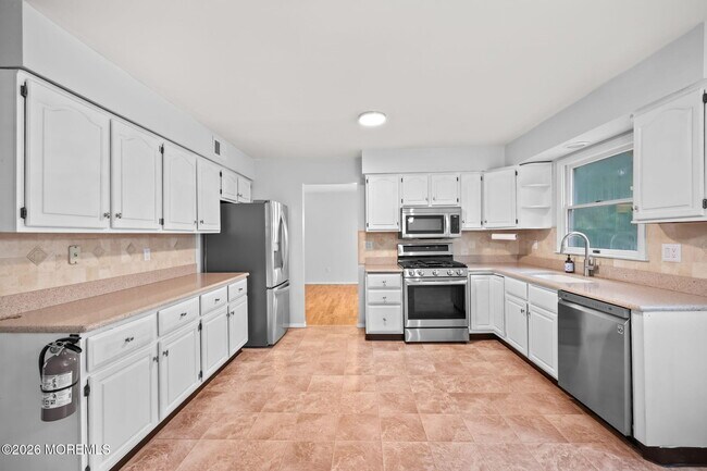 Building Photo - 11 Applebey St