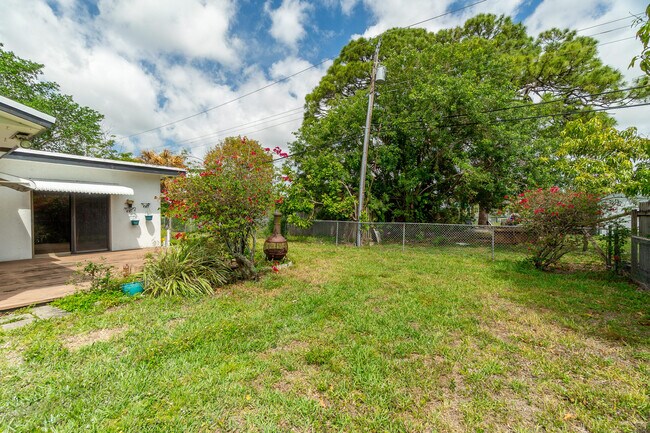 Building Photo - 4375 Forest Ln