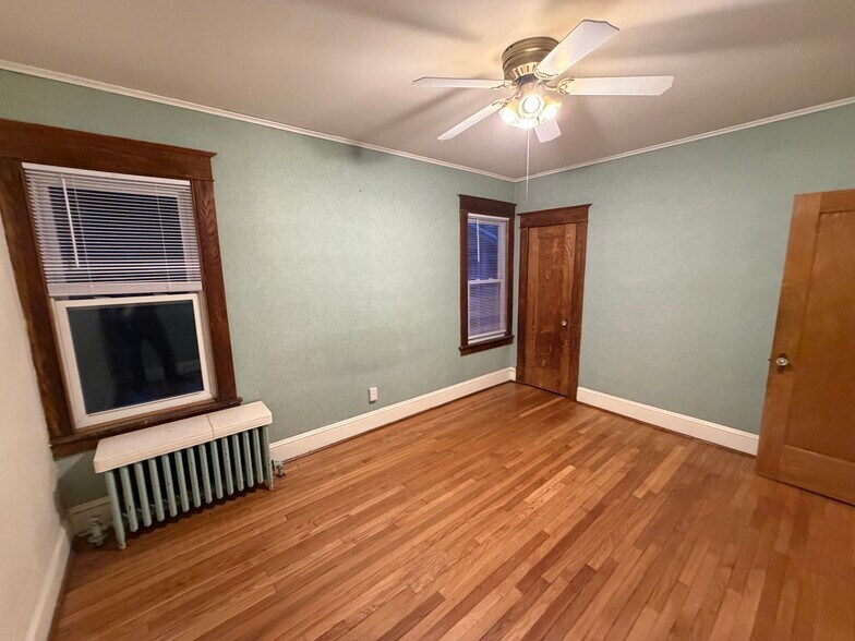 Building Photo - 4 Harris Ave