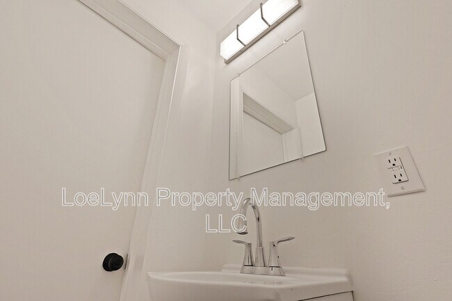 Building Photo - 505 B St