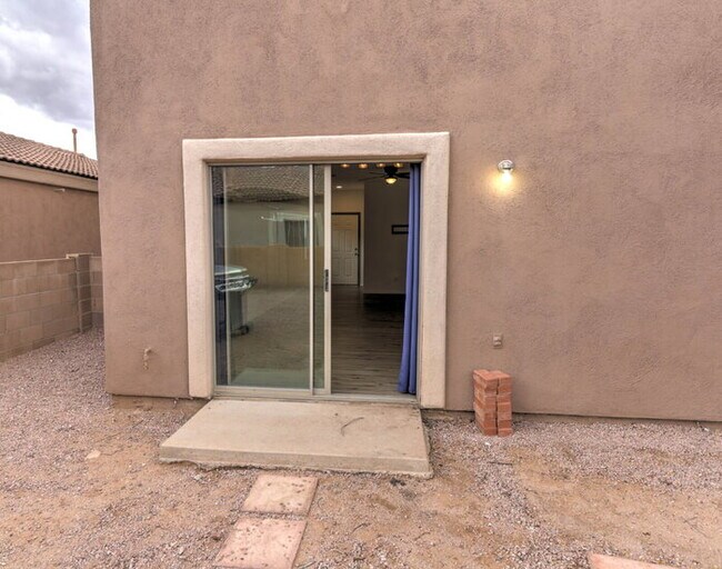 Building Photo - Rancho Sahuarita