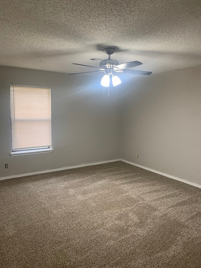 Building Photo - Call 918-921-9955 To Schedule Your Showing Now!