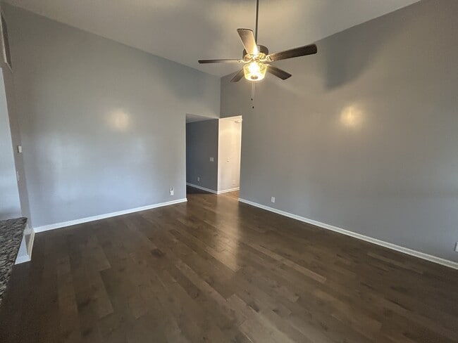 Building Photo - 721 Tidwell Dr