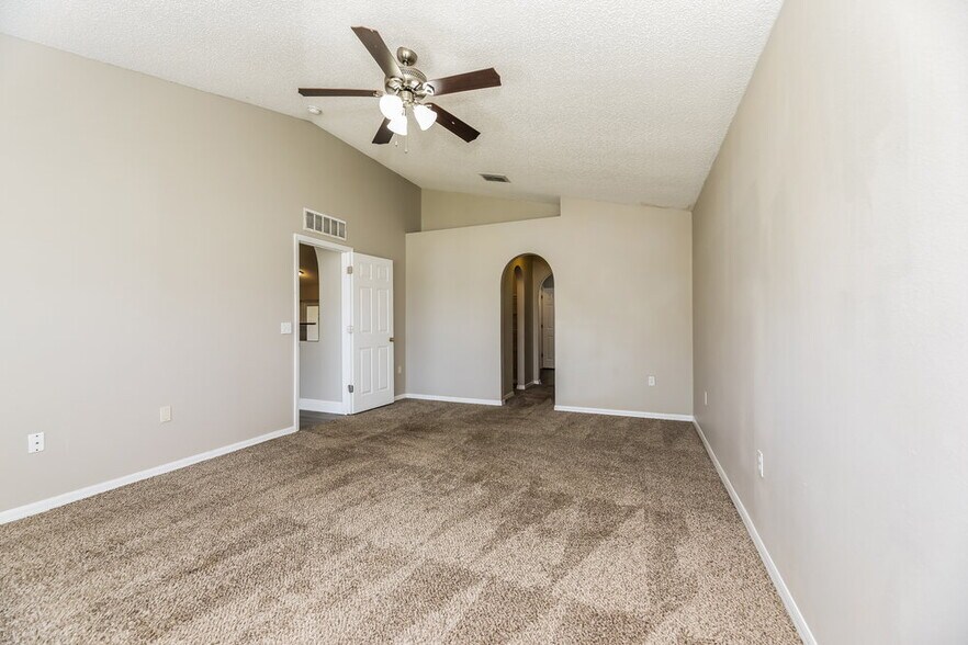 Building Photo - 7245 Nottinghamshire Dr