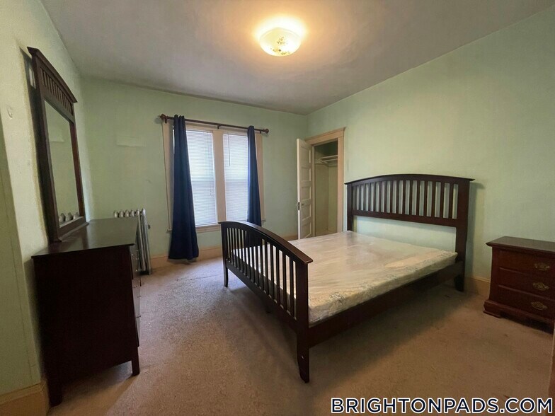 Building Photo - 62 Union St